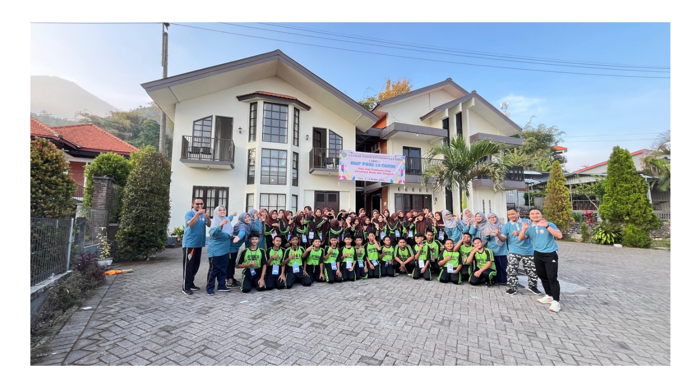 Latihan Dasar Kepemimpinan Siswa (LDKS) SMP PGRI 10 Candi Membentuk Pemimpin yang Berakhlak Mulia